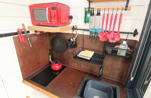 St Brides Cottage | THE TINY HOUSE, pet friendly, country holiday cottage in Solva