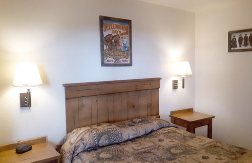 Tombstone Hotel | The Tombstone Motel