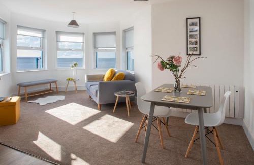 Criccieth House | The Towers - Ardudwy
