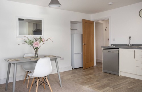 Criccieth Cottage | THE TOWERS - ARDUDWY, romantic in Criccieth