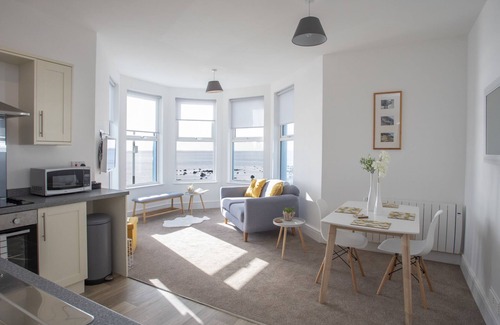 Criccieth Cottage | THE TOWERS - LLYN, family friendly in Criccieth