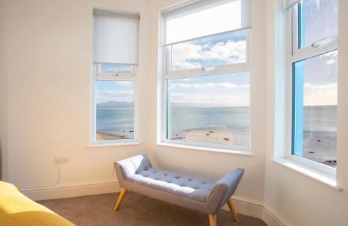 Criccieth House | The Towers - Llyn