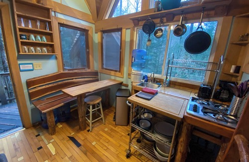 Stanton Hotel | The Tradewinds Treehouse: Family Friendly With A Hot Tub