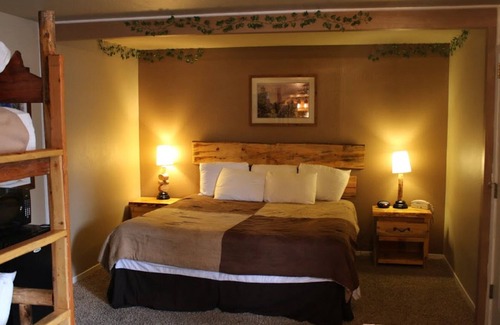 South Lake Tahoe Hotel | The TrailHead