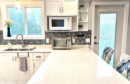 Central Okanagan House | The Travelbug - Newly Renovated Full House Close to Downtown