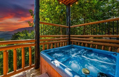Pittman Center House | The Treasure Of Tennessee View 2 Hot Tubs Pool