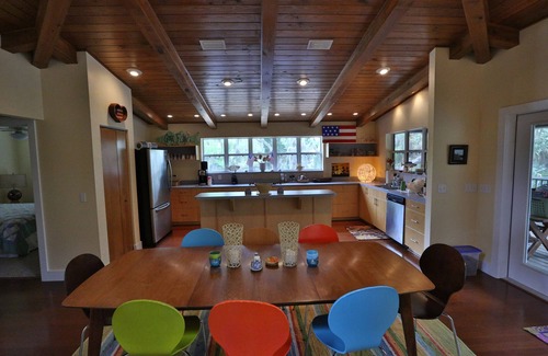 Crystal River House | The Tree House - Family Friendly, Great Yard, Waterfront