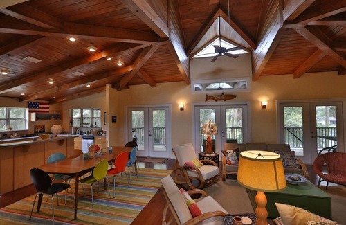 Crystal River House | The Tree House - Family Friendly, Great Yard, Waterfront