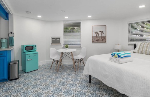 Delray Beach Apartment | The Treehouse Zephyr *Green Door Ste* Delray Beach