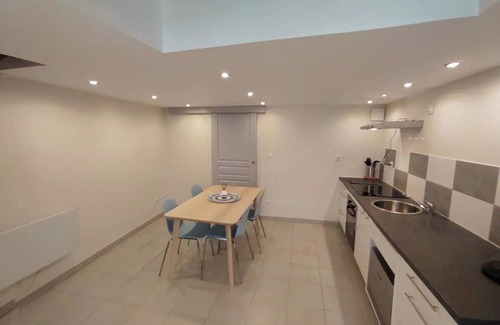 Perigueux Apartment | The Triplex De L'Union – Your Charming Haven in the Heart of Périgueux with Wi-Fi