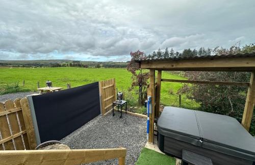 Coleraine House | The Truck With Private Hot Tub - Forest View