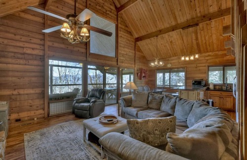 Walnut Mountain Cabin | The Twin Bear on Walnut Mountain