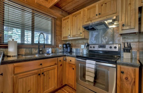 Walnut Mountain Cabin | The Twin Bear on Walnut Mountain
