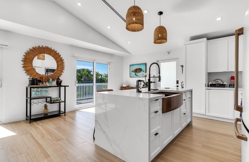 Marathon Villa | The Twin Palm Villas in Sombrero Beach - B- Oceanfront home with great views.