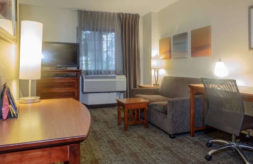 Anaheim Resort Resort | The Ultimate Destination for a Fun-Filled Anaheim Adventure w/Free Breakfast!