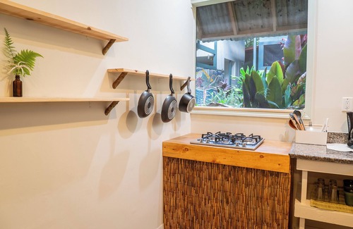 Mountain View House | The ‘Ulu Suite - Jungle Bungalow on 10 Acres- close to all!
