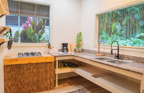 Mountain View House | The ‘Ulu Suite - Jungle Bungalow on 10 Acres- close to all!