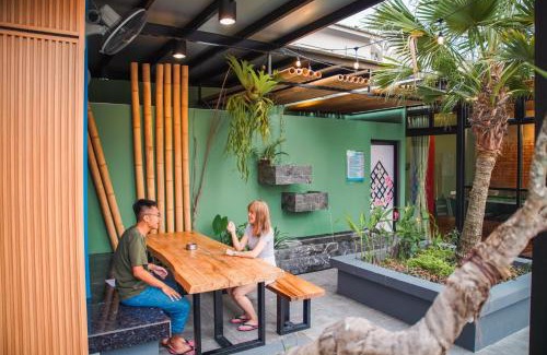 Johor Bahru House | The Uniique Haus - Johor 1st Staycation Water Dining Experience