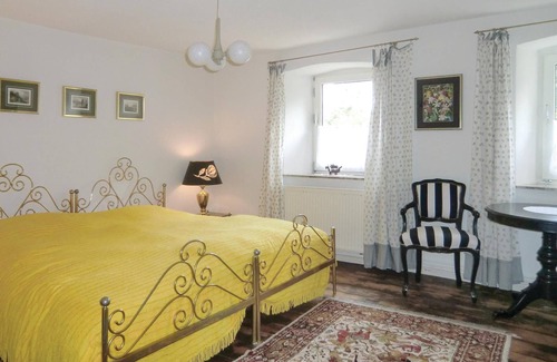 Oos House | The vacation property in Oos is ideal for vacationers who like beautiful, old houses, but do not wan