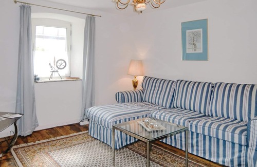 Oos House | The vacation property in Oos is ideal for vacationers who like beautiful, old houses, but do not wan
