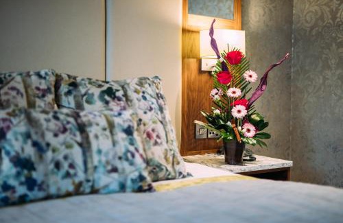 Fivemiletown Hotel | The Valley Hotel & Carriage Gardens