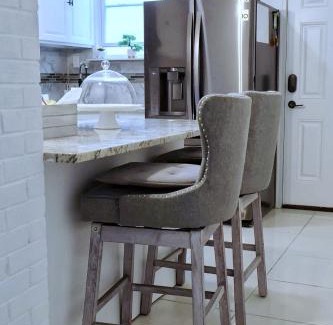 Forest Hill Apartment | The Velvet Key near EWR airport &NYC