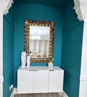 Forest Hill Apartment | The Velvet Key near EWR airport &NYC