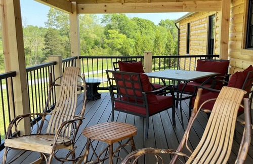Shelby Cabin | The Venue at Turkey Ridge Main Cabin