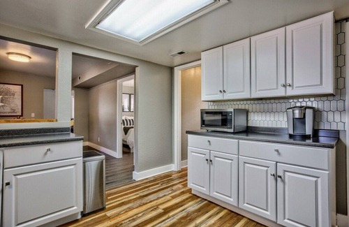 Colorado Springs House | The Vibrant Victorian! BBQ grill & Fire Pit!