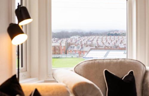 Scarborough House | The View - Games Room - Hot Tub - Sleeps 22