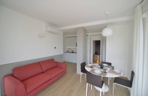 Baveno Apartment | The View-Garden: design lake view apt. with porch