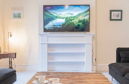 Keswick Apartment | The View, is a large 3 bedroom town centre property with lots of character and period features.