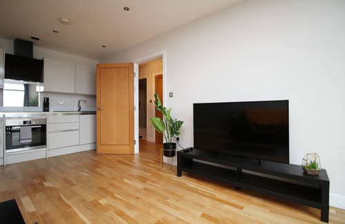Cardiff City Centre Apartment | The View - Luxury Flat w/Parking