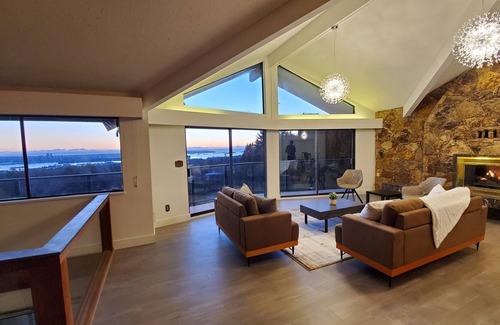 District of North Vancouver House | The Views, Charming 5 bedroom west coast residence
