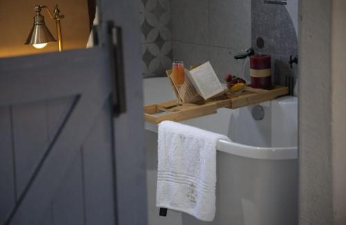 Acornhoek House | The Village GuestHouse