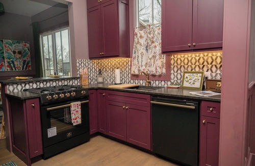 Wheatland House | The Village Jewel at Selah- 2 bed 2 bath Sleeps 5 - Close to OU Campus