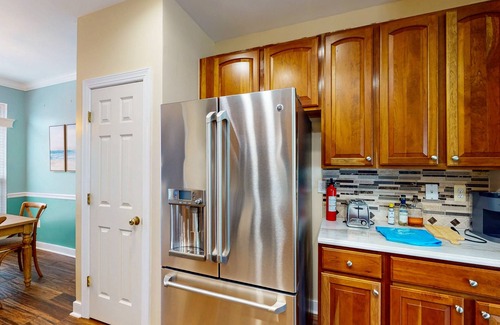 Villages of Five Points Condo | The Villages of Five Points condo w/community pools, tennis courts, shops