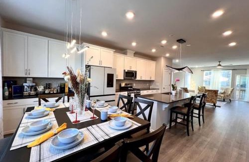 Durham House | The Villas Buckingham 10 mins to RDU Airport Duke Downtown
