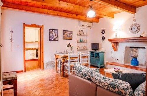 Sant'Antioco Villa | The Viola House in front sea , whit beautiful garden