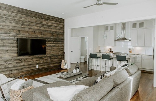 Edgehill House | The Wade - Minutes to the Gulch & 12 South