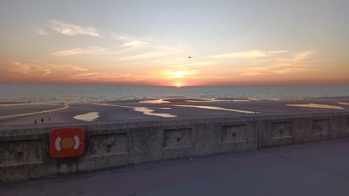 South Shore Hotel | The Waldorf - Near Pleasure Beach & Sandcastle