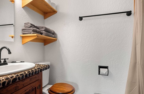 Tropic Apartment | The Walnut Tree Room at River Stone Inn at Bryce