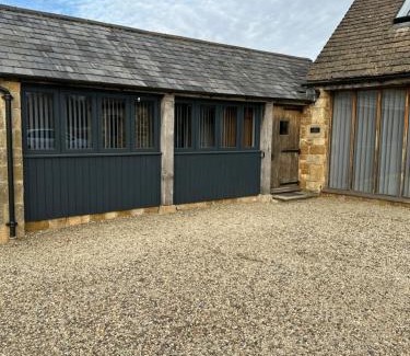Bourton House | The Warren - Ash Farm Cotswolds