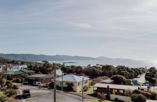 Bicheno House | The Watch House - Panoramic Views of Bicheno Ocean