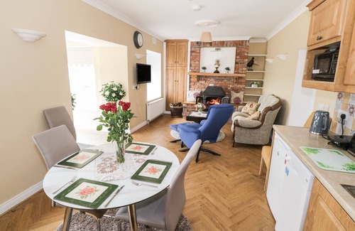 Ballyroddy Cottage | THE WATER'S EDGE, family friendly in Boyle, County Roscommon