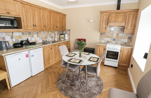 Ballyroddy Cottage | THE WATER'S EDGE, family friendly in Boyle, County Roscommon