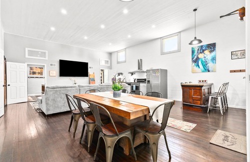Oconto House | The Waterfront- Game Room!Movie Theatre! 6 Bedrooms! Bunk Room!