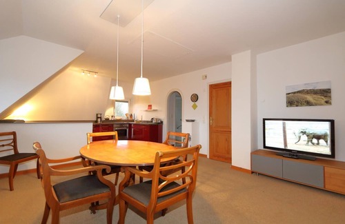 Wenningstedt-Braderup Apartment | The Wattblick apartments are located in a small apartment complex with 4 thatched houses directly on the Braderuper Heide.