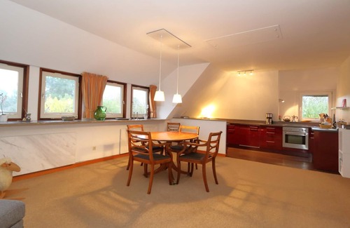 Wenningstedt-Braderup Apartment | The Wattblick apartments are located in a small apartment complex with 4 thatched houses directly on the Braderuper Heide.