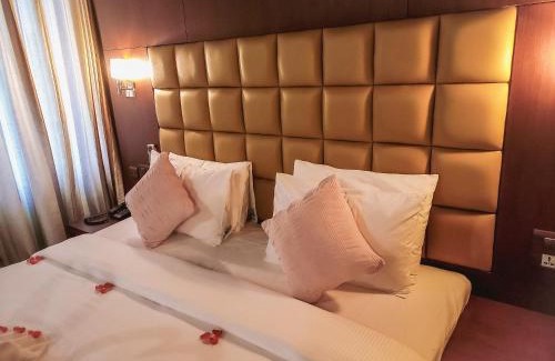 Sulthan Bathery Resort | The Wave Lakeview Resort & Spa